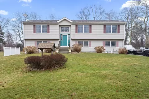 11 Leitao Dr, Oakdale, CT 06370