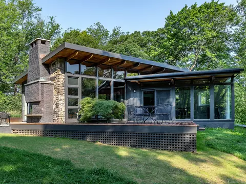 16 Orchard Ln, Washington, CT 06793