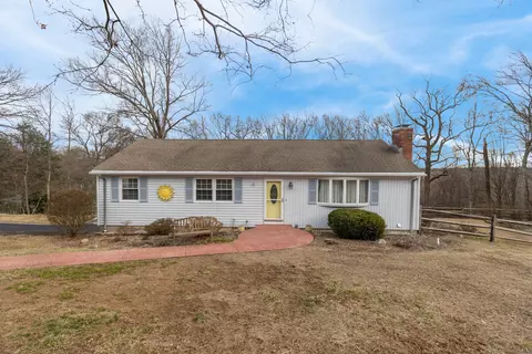 36 Whitewood Dr, Shelton, CT 06484