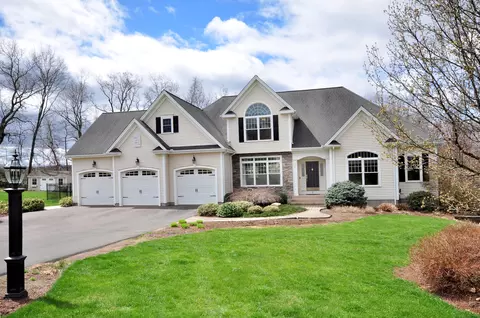 7 Eagle Dr, Ellington, CT 06029