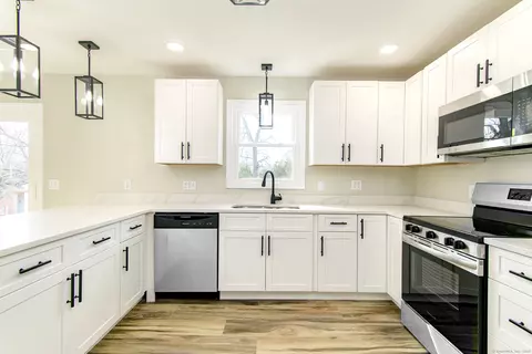 13 Foster St, Killingly, CT 06239