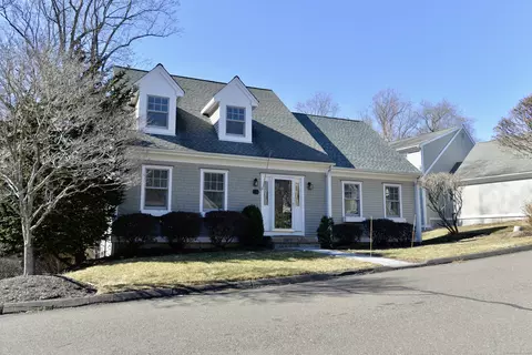 51 Easton Ct #51, Shelton, CT 06484