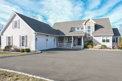 43 Starr Ln, Bethel, CT 06801