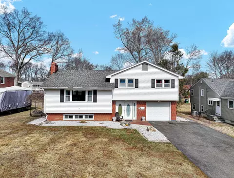 9 Crest St, Wethersfield, CT 06109