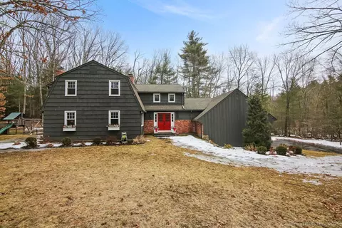 43 Madison Ln, Simsbury, CT 06092