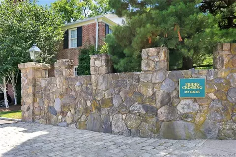 312 Elm St #23, New Canaan, CT 06840