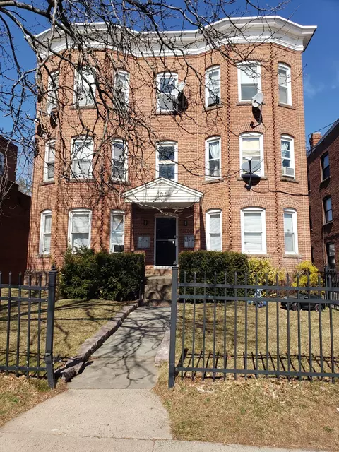 104 Preston St, Hartford, CT 06114