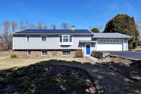 68 Campbell Dr, Canterbury, CT 06331
