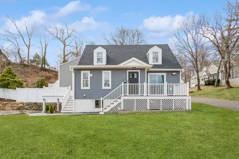 11 Woodlawn Ave, Norwalk, CT 06854