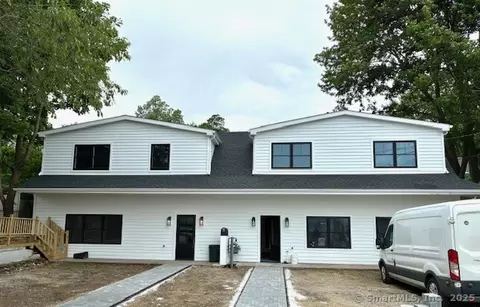 8 Algonkin Rd #A, Shelton, CT 06484