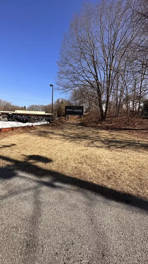 East Elm Street, Torrington, CT 06790