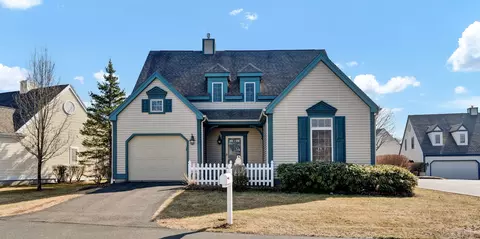 2 Primrose Ln #2, Farmington, CT 06032