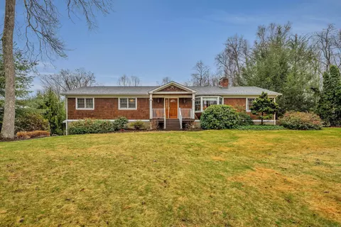 61 Hillside Ln, Monroe, CT 06468