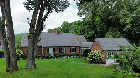 15 Phillips Ln, Darien, CT 06820