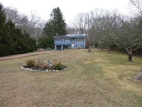 16 Falls Bashan Rd, Moodus, CT 06469
