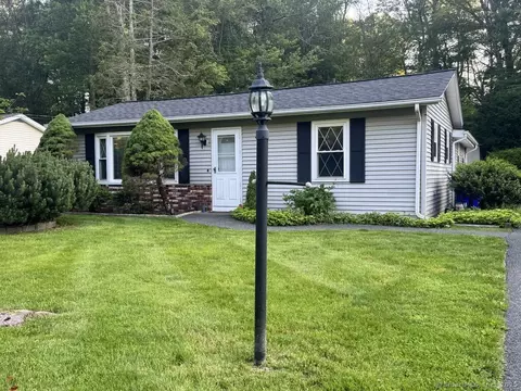 60 Sherry Ln, New Milford, CT 06776