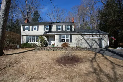 11 Surry Cir, Simsbury, CT 06070