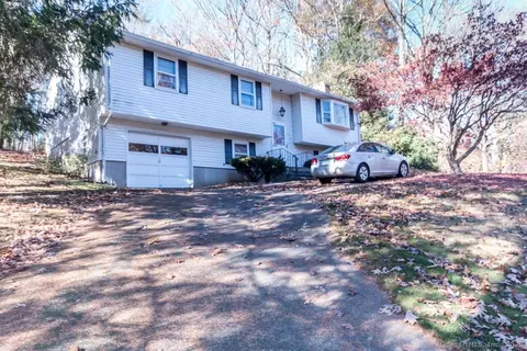 271 Perkins St, Bristol, CT 06010