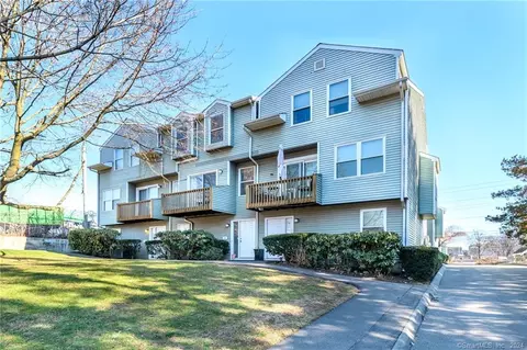 90 Bouton St #2A, Norwalk, CT 06854