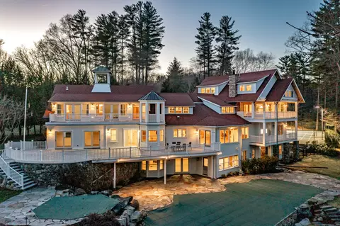 28 Deerfield Rd, Brookfield, CT 06804