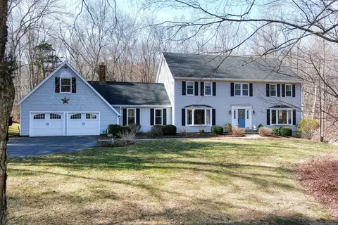 4 Cobblers Mill Rd, Sandy Hook, CT 06482