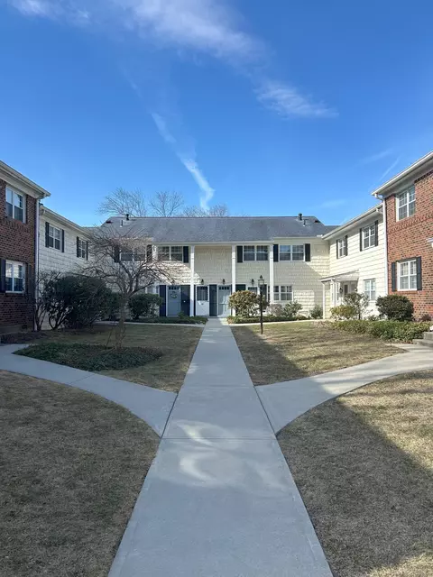 245 Unquowa Rd #48, Fairfield, CT 06824