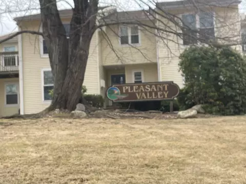 949 Pleasant Valley Rd #11-8, South Windsor, CT 06074