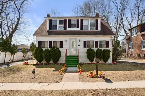 15 Barber St, Windsor, CT 06095