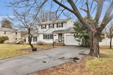 10 Lehigh Dr, East Hartford, CT 06108