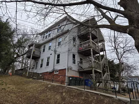 82 Woodland St, Meriden, CT 06451