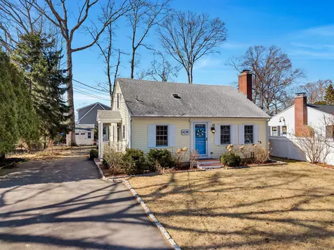 57 Atlantic Dr, Old Saybrook, CT 06475