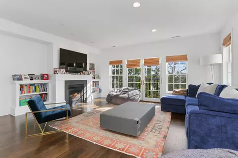 77 Havemeyer Ln #107, Stamford, CT 06902