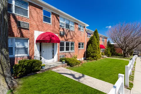 11 Bedford Ave #D2, Norwalk, CT 06850