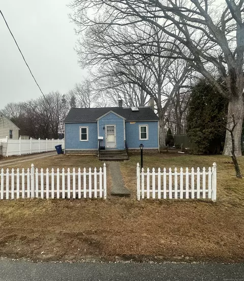 4 Handfield Ave, Willimantic, CT 06226