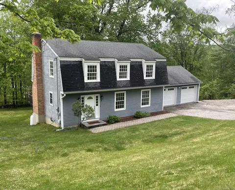 2 Old Middle Rd, Brookfield, CT 06804