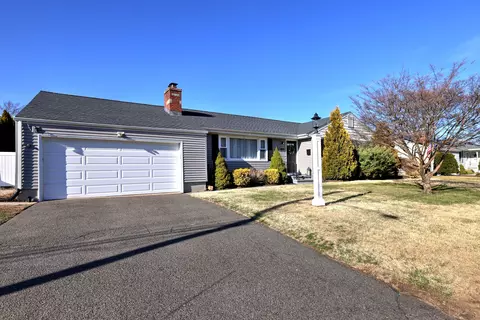 110 Overland Dr, Stratford, CT 06614
