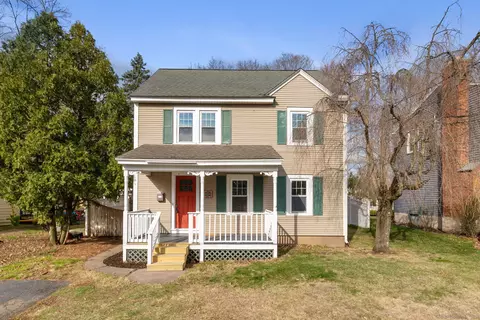 28 Kensington St, Manchester, CT 06040