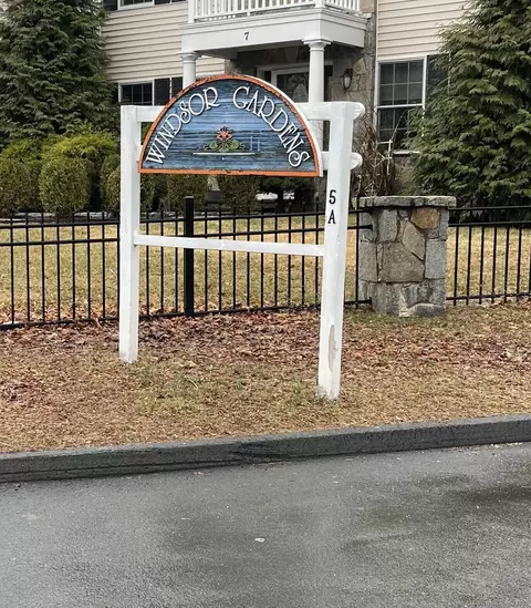 5 Woodside Ave #B16, Danbury, CT 06810