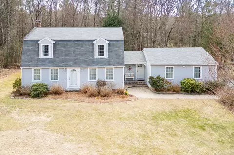 17 Tumble Brook Cir, Somers, CT 06071