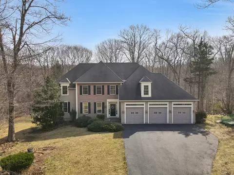 44 Nutmeg Cir, Colchester, CT 06415