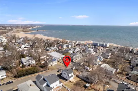 64 Arlington St, West Haven, CT 06516