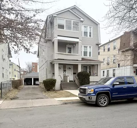 28-30 Arnold St, Hartford, CT 06106