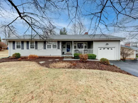 155 Crestridge Dr, Vernon, CT 06066