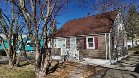 14 Rita Ave, Bridgeport, CT 06606