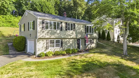23 Upper State St, North Haven, CT 06473