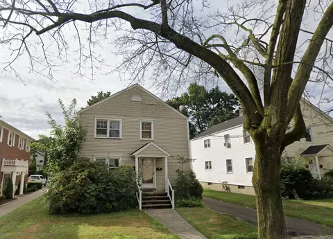 106 Nash Ln, Bridgeport, CT 06605