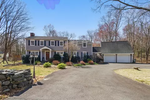 13 Riverford Rd, Brookfield, CT 06804