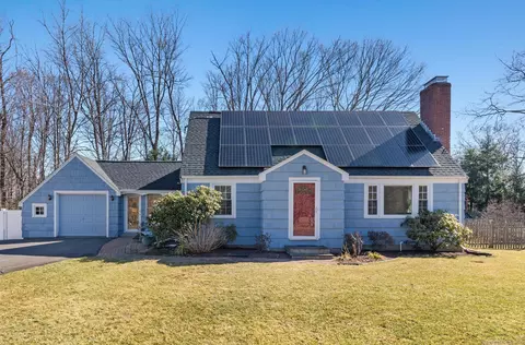 20 Woodruff Rd, West Hartford, CT 06107