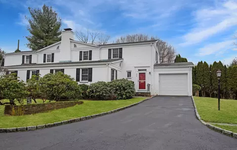 258 Main St, New Canaan, CT 06840