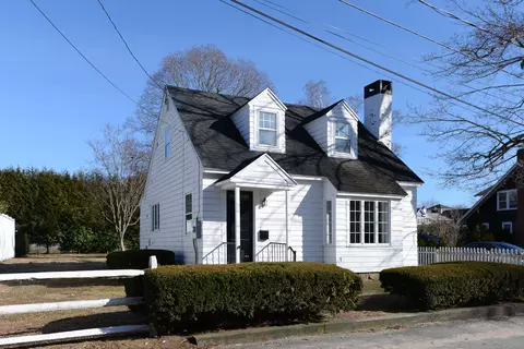5 Scholes Ln, Essex, CT 06426